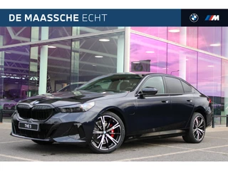 BMW 5 Serie 530e M Sport Automaat / Panoramadak / Stoelventilatie / Comfort Access / M Sportonderstel / Adaptieve LED / Parking Assistant Plus / Harman-Kardon