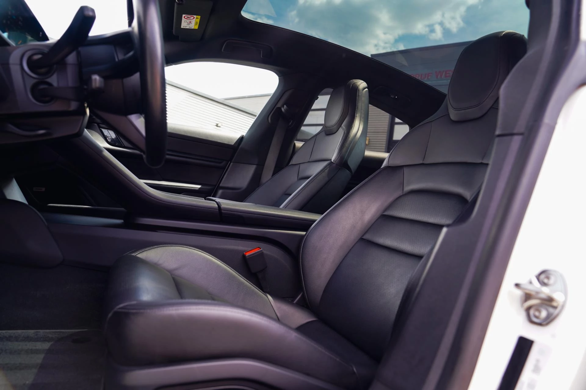 Hoofdafbeelding Porsche Taycan