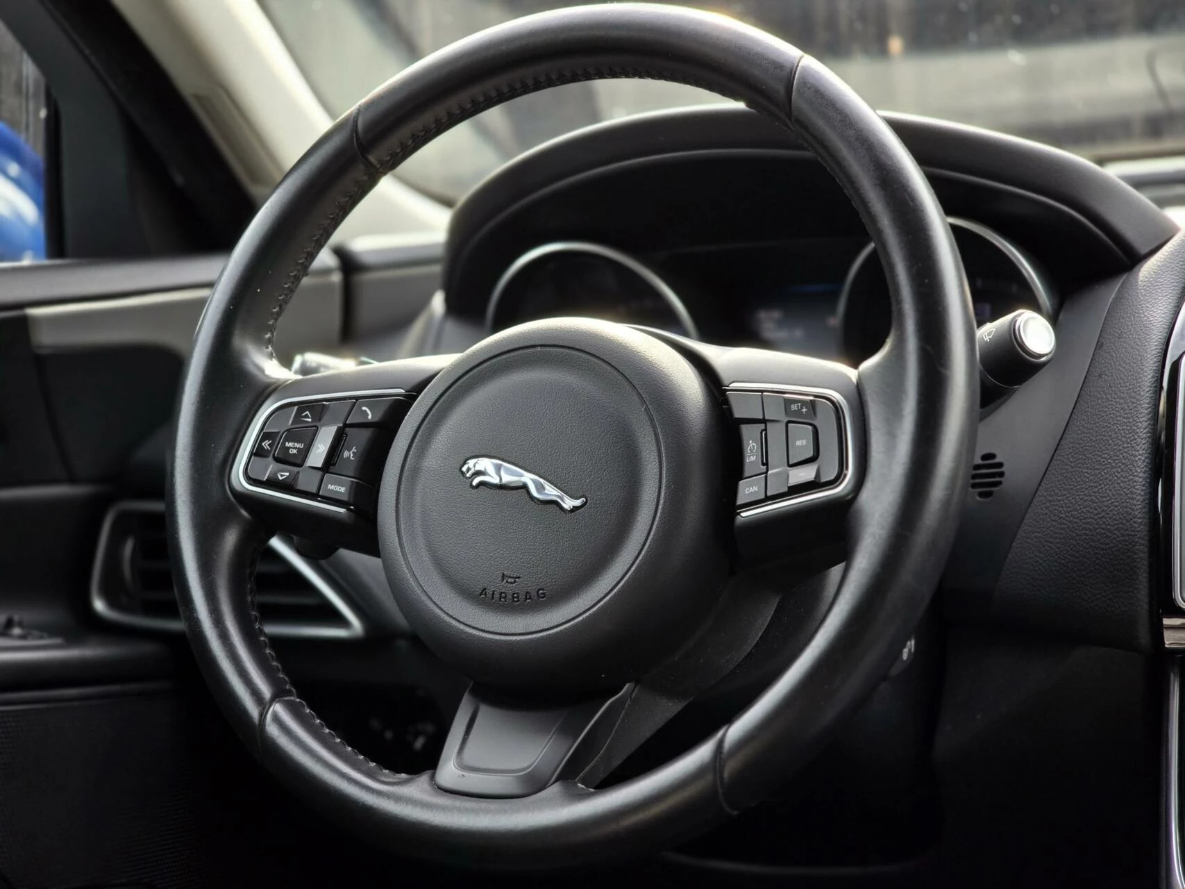 Hoofdafbeelding Jaguar XE