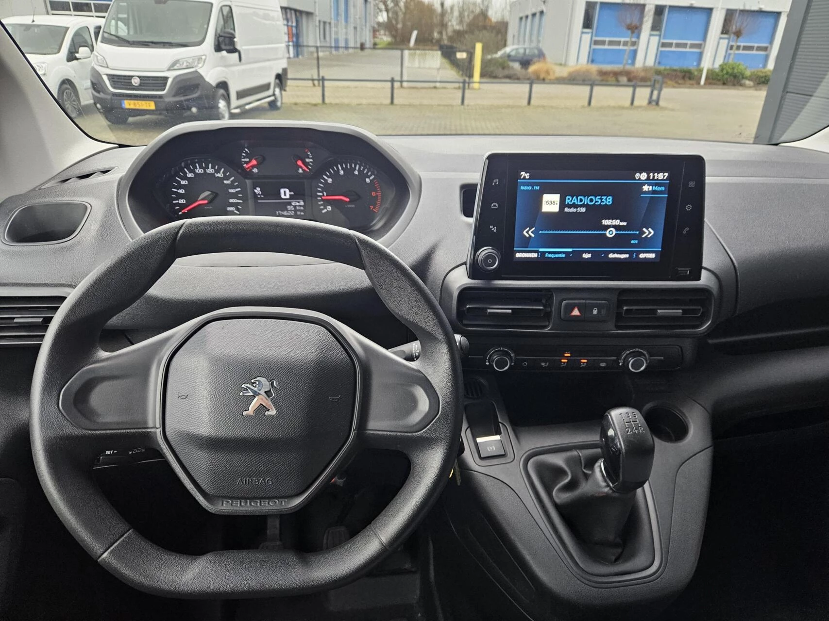 Hoofdafbeelding Peugeot Partner