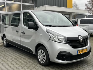 Hoofdafbeelding Renault Trafic Renault Trafic Passenger 1.6 dCi Grand Authentique Energy BTW / BPM vrij marge Lengte 2 Airco Cruise control Navigatie PDC 1e eigenaar Combi Kombi Passenger Groepsvervoer Taxi Personenbus