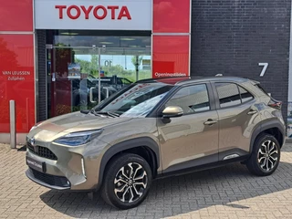 Toyota Yaris Cross 1.5 HYBRID DYNAMIC PANORAMADAK STUUR/STOELVERWARMING NAVIGATIE HEAD-UP 17"LMV PRIVACY-GLASS LED-PAKKET
