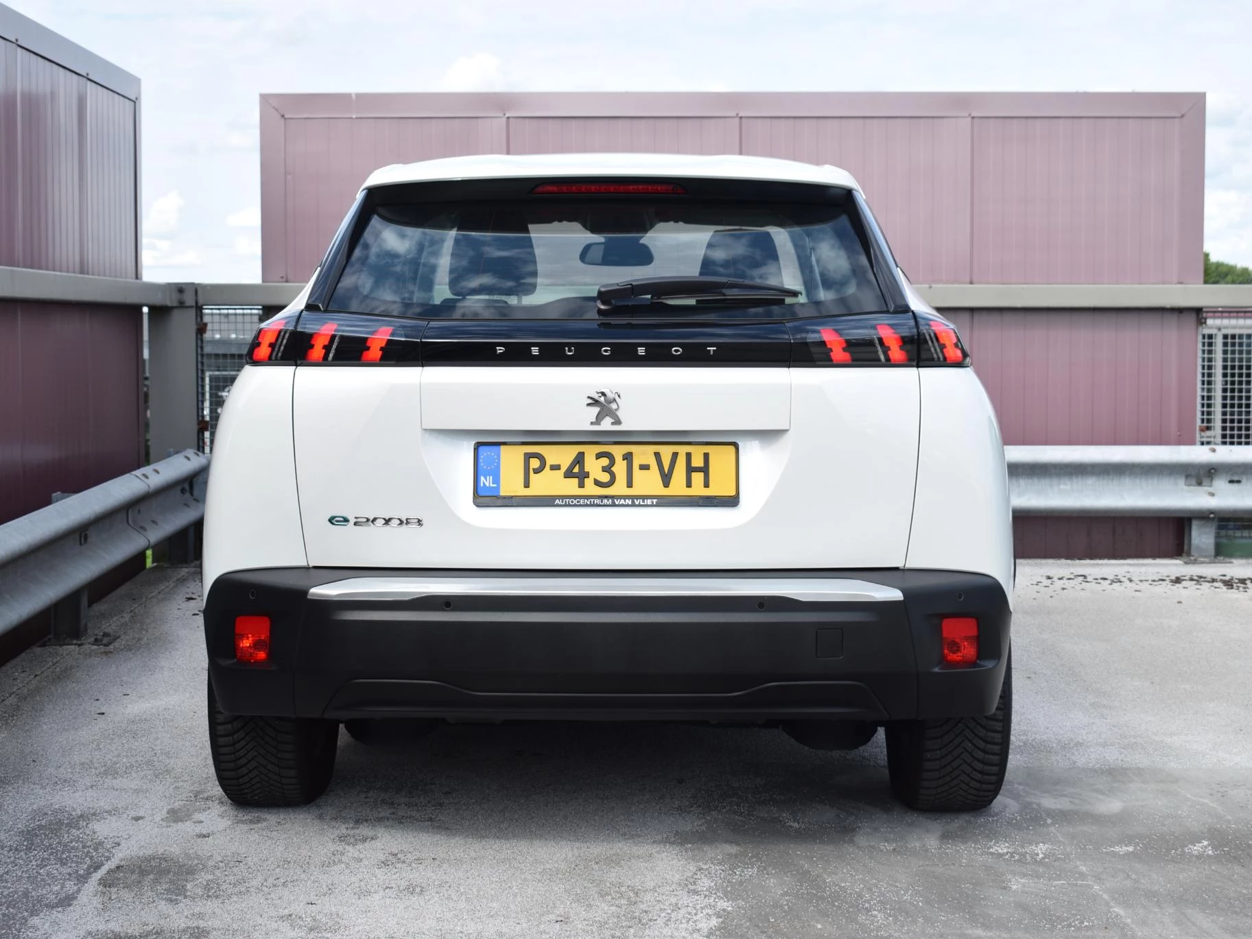 Hoofdafbeelding Peugeot e-2008