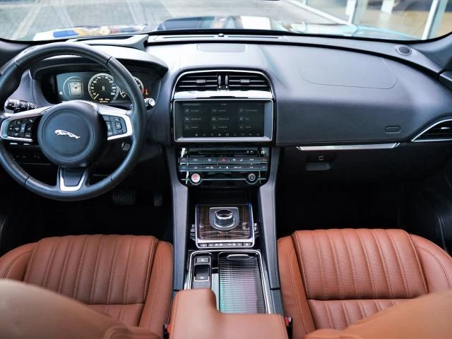 Hoofdafbeelding Jaguar F-PACE
