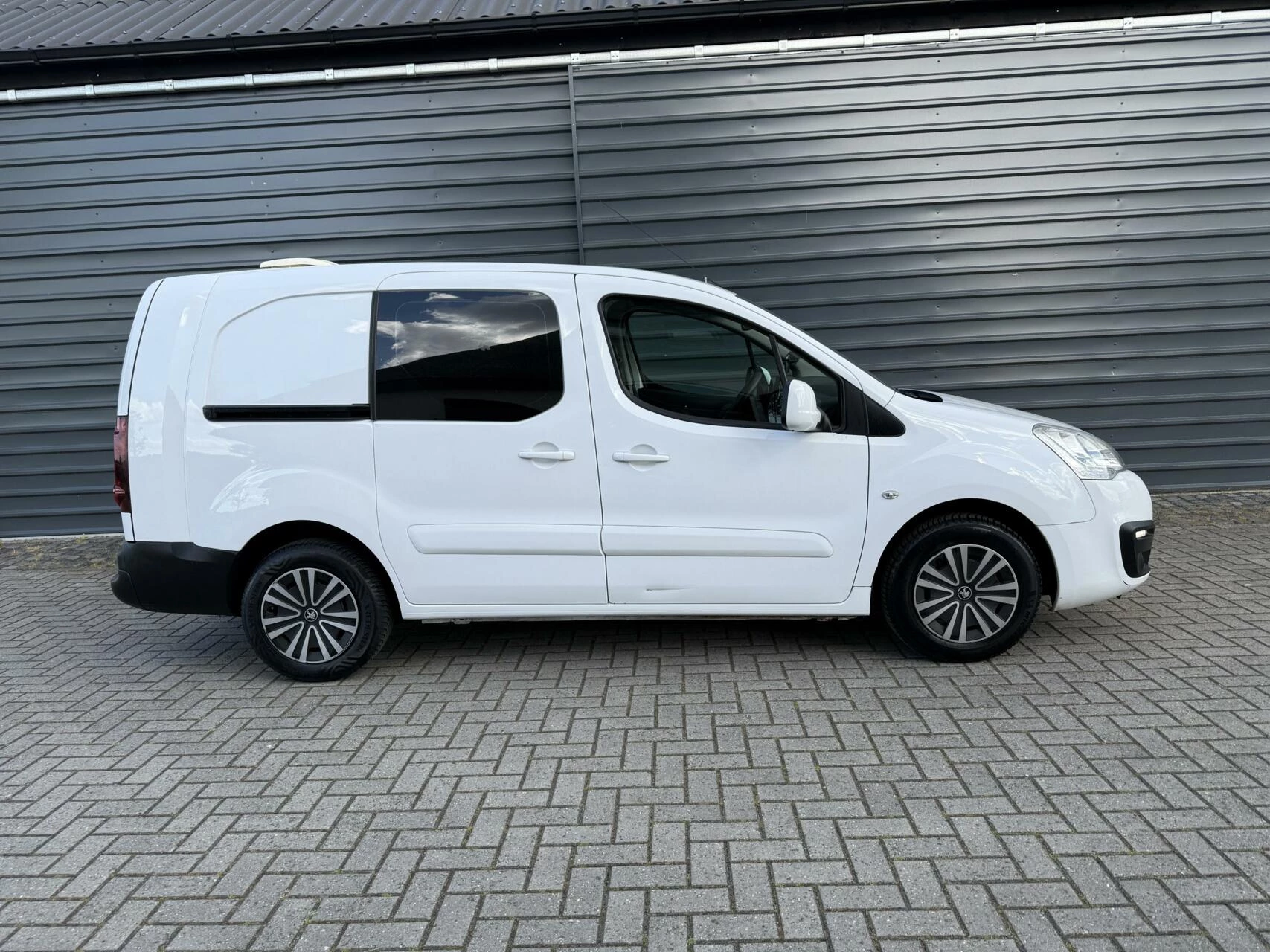 Hoofdafbeelding Peugeot Partner