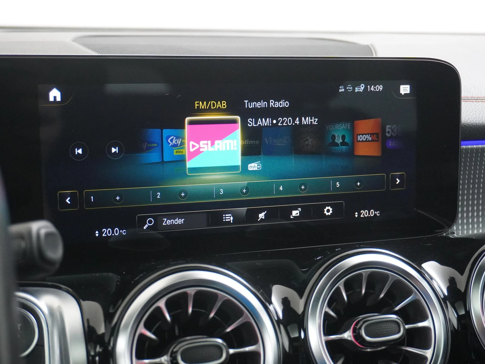 Hoofdafbeelding Mercedes-Benz EQB