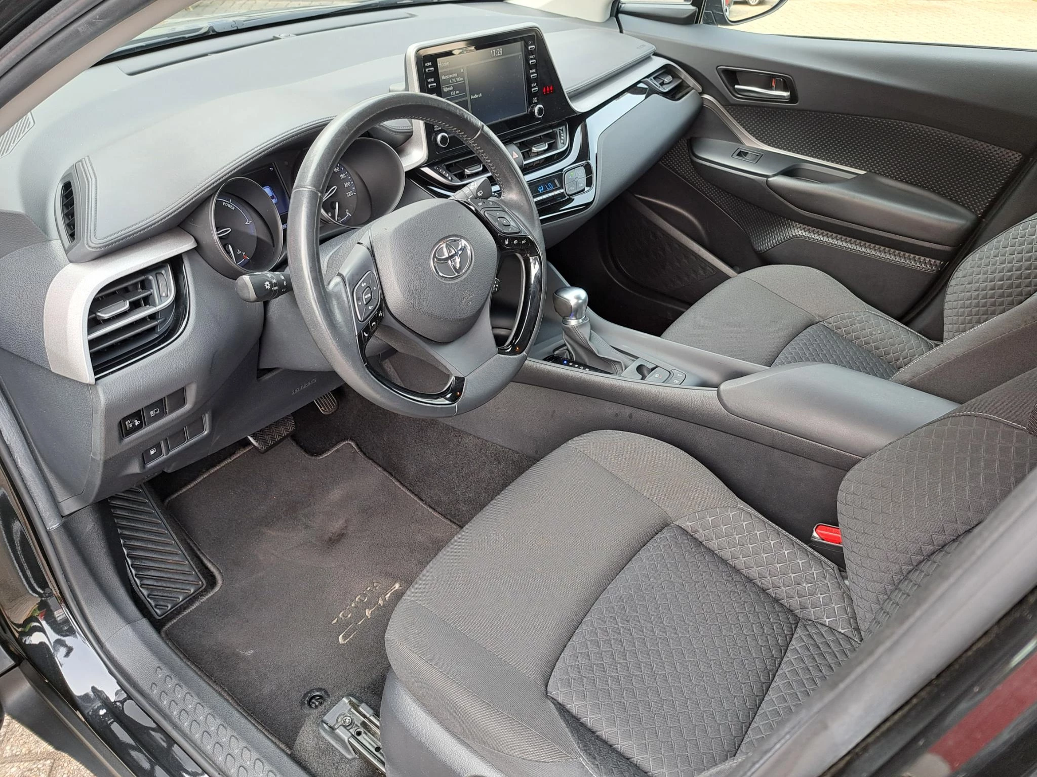 Hoofdafbeelding Toyota C-HR