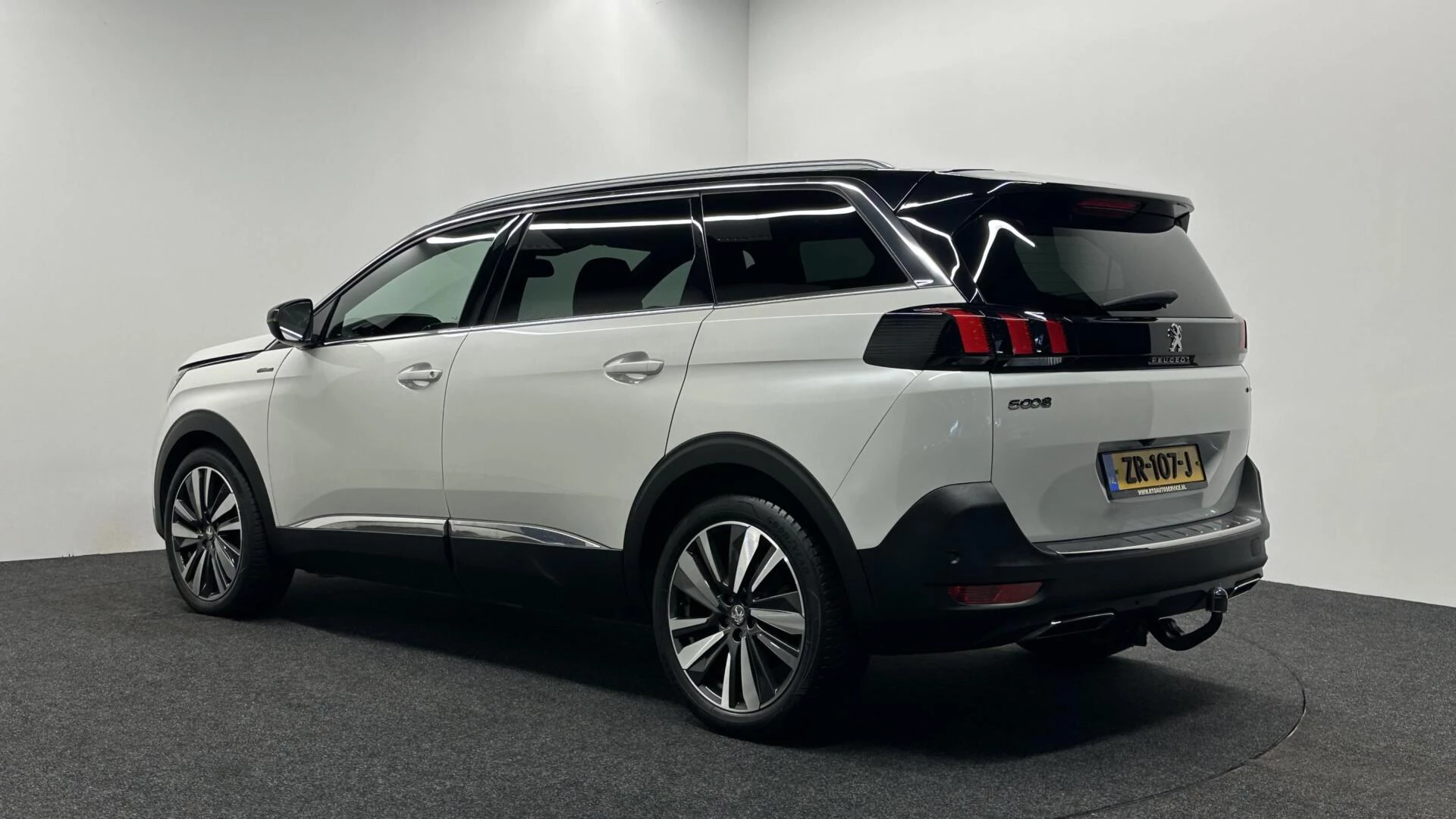 Hoofdafbeelding Peugeot 5008