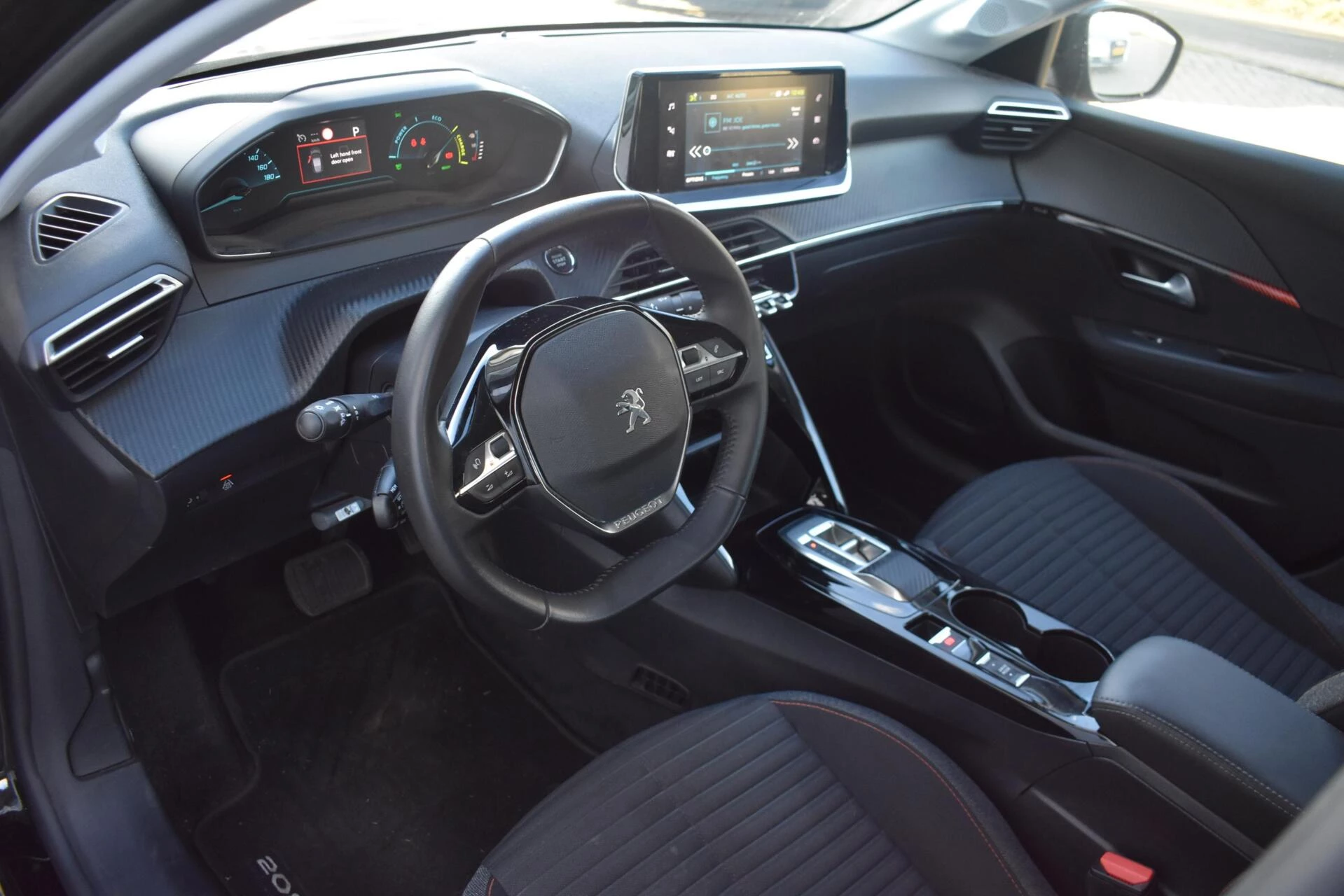 Hoofdafbeelding Peugeot e-208