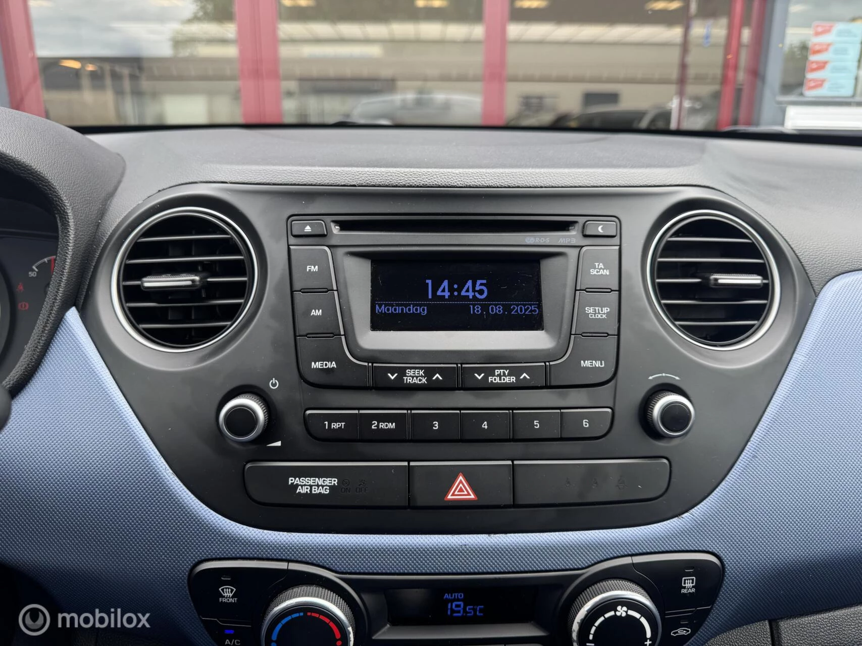 Hoofdafbeelding Hyundai i10