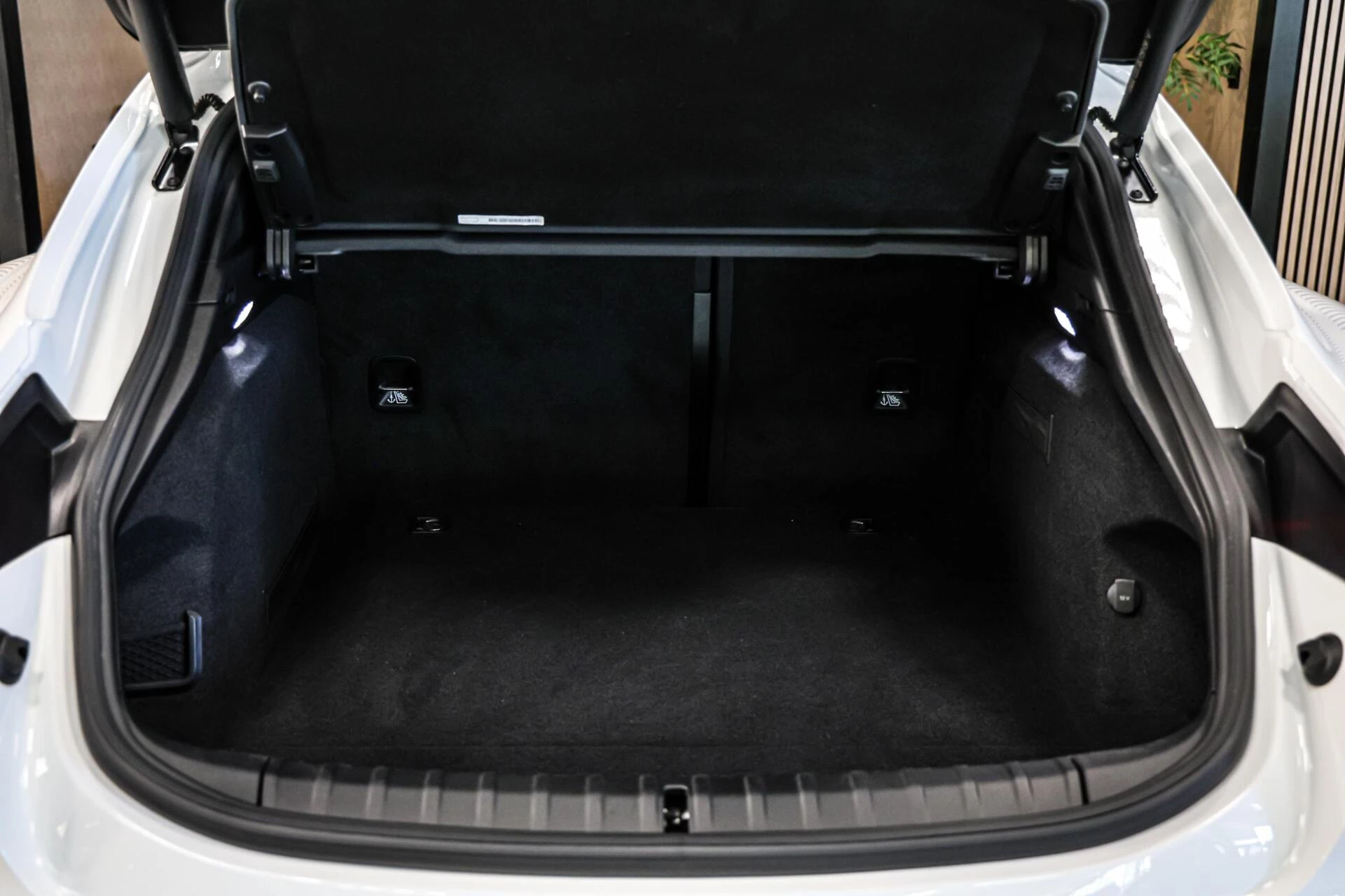 Hoofdafbeelding Porsche Taycan