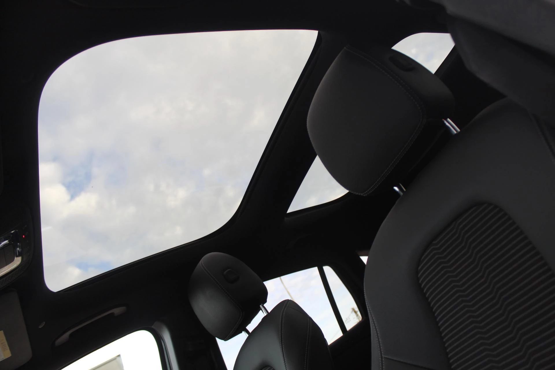 Hoofdafbeelding Mercedes-Benz EQA