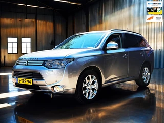 Mitsubishi Outlander 2.0 PHEV instyle+Navi_Clima_trekhaak_Leder_Camera