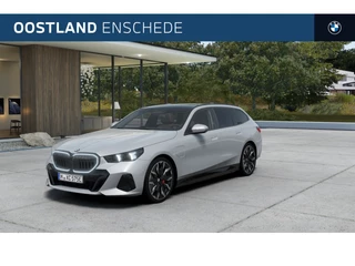 BMW 5 Serie Touring 530e M Sport Automaat / Panoramadak / Trekhaak / Parking Assistant Professional / Adaptieve LED / Comfort Access / Stoelventilatie / Stuurverwaming