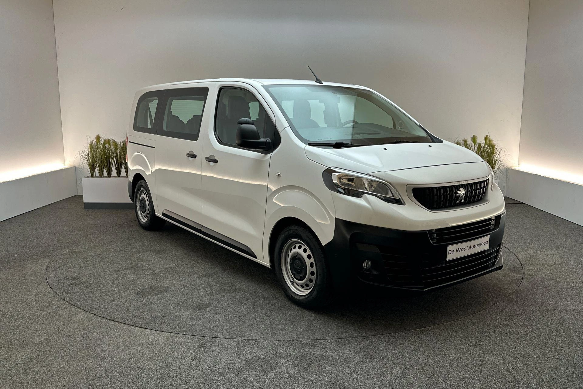 Hoofdafbeelding Peugeot Traveller