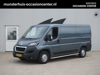 Hoofdafbeelding Peugeot Boxer Peugeot Boxer 330 2.2 BlueHDi 140 L2H1 Premium - Trekhaak - Achteruitrijcamera - All Seasonbanden - Sidebars