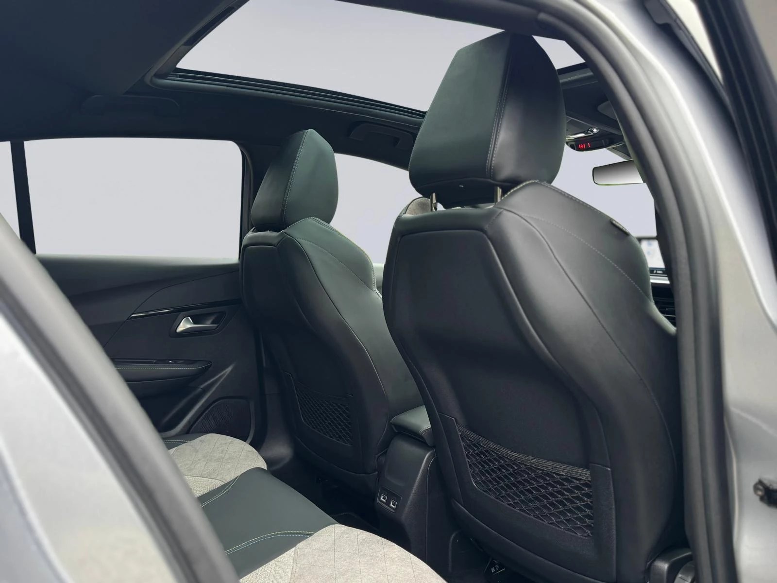 Hoofdafbeelding Peugeot e-208