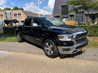 Dodge Ram Pick-Up Pickup 5.7 V8 Hemi 4 X 4 Crew Cab Limited ,Lucht vering,Panoramadak