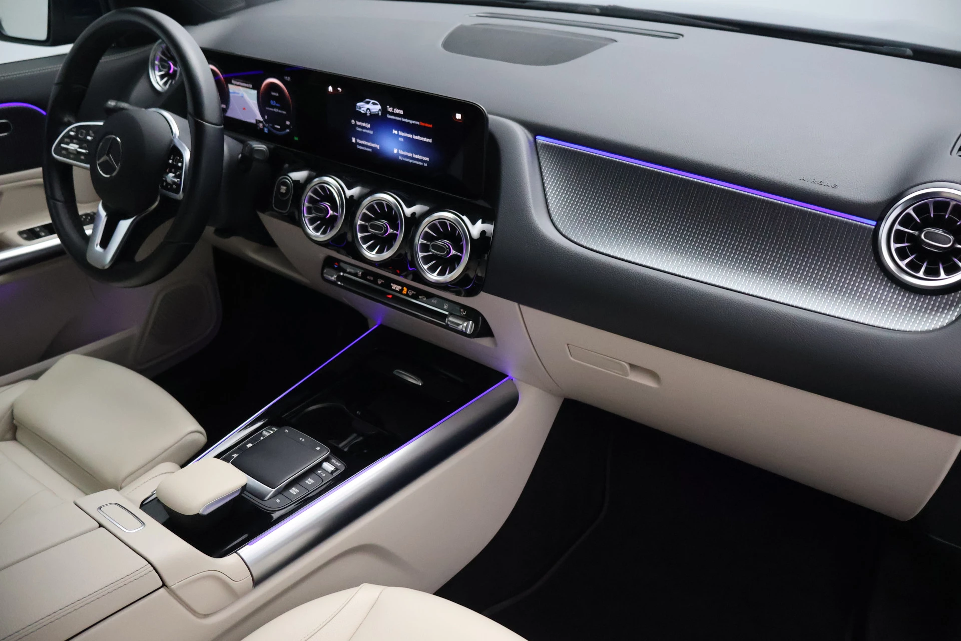 Hoofdafbeelding Mercedes-Benz EQA