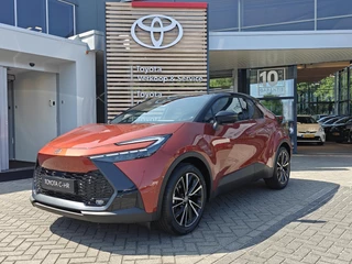 Hoofdafbeelding Toyota C-HR Toyota C-HR 2.0 Plug-in Hybrid 220 Executive NIEUW DIRECT LEVERBAAR! PANODAK BLINDSPOT 360°CAMERA EL-STOEL+GEHEUGEN PARKSENSOREN EL-ACHTERKLEP