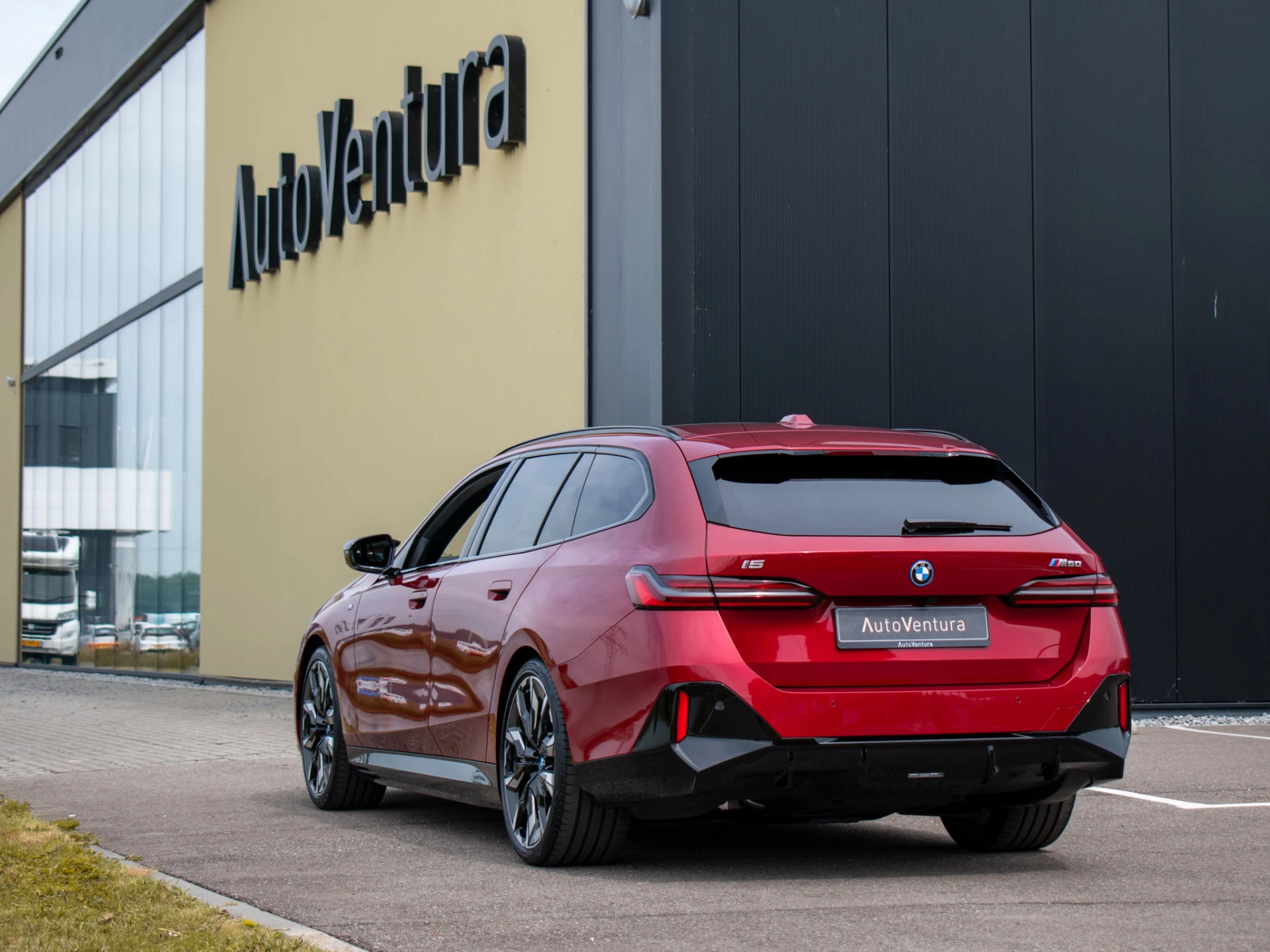 Hoofdafbeelding BMW i5