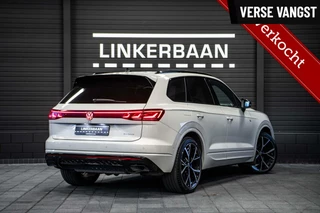 Volkswagen Touareg R 3.0 TSi eHybrid 4MOTION | Alle opties | Panodak | Dynaudio | Massage | Nachtzicht | Trekhaak | 22 inch |