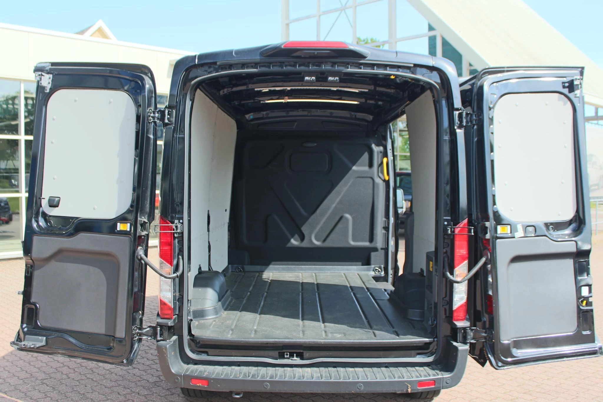 Hoofdafbeelding Ford E-Transit