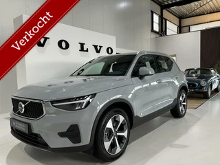 Volvo XC40 | B3 Core | Winterpack | LED ''Thors Hammer'' Koplampen | 19'' LM Velgen | Achteruitrijcamera |