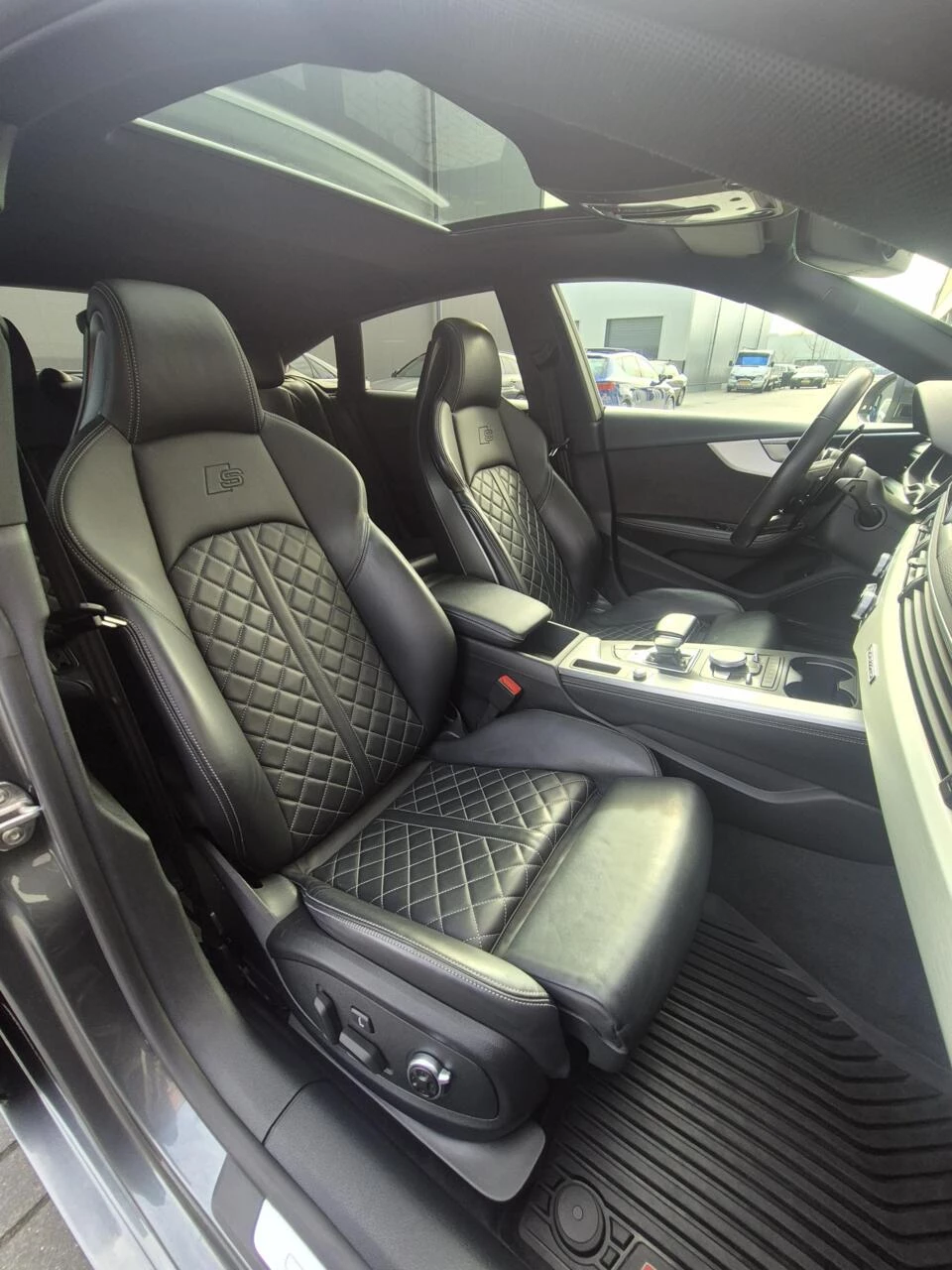 Hoofdafbeelding Audi S5