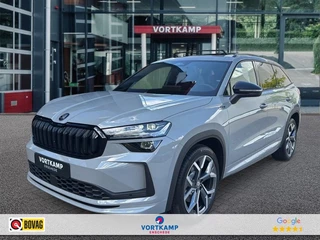 Hoofdafbeelding Škoda Kodiaq Škoda Kodiaq 1.5 TSI DSG SPORTLINE 7P PANO-DAK/CAMERA/TREKHAAK/NAVI/ACC/STOELVERW