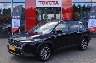 Hoofdafbeelding Toyota Corolla Cross Toyota Corolla Cross HYBRID 140 STYLE BLIND-SPOT EL-ACHTERKLEP 18"LMV PRIVACY-GLAS P-SENSOREN NAVI NL-AUTO