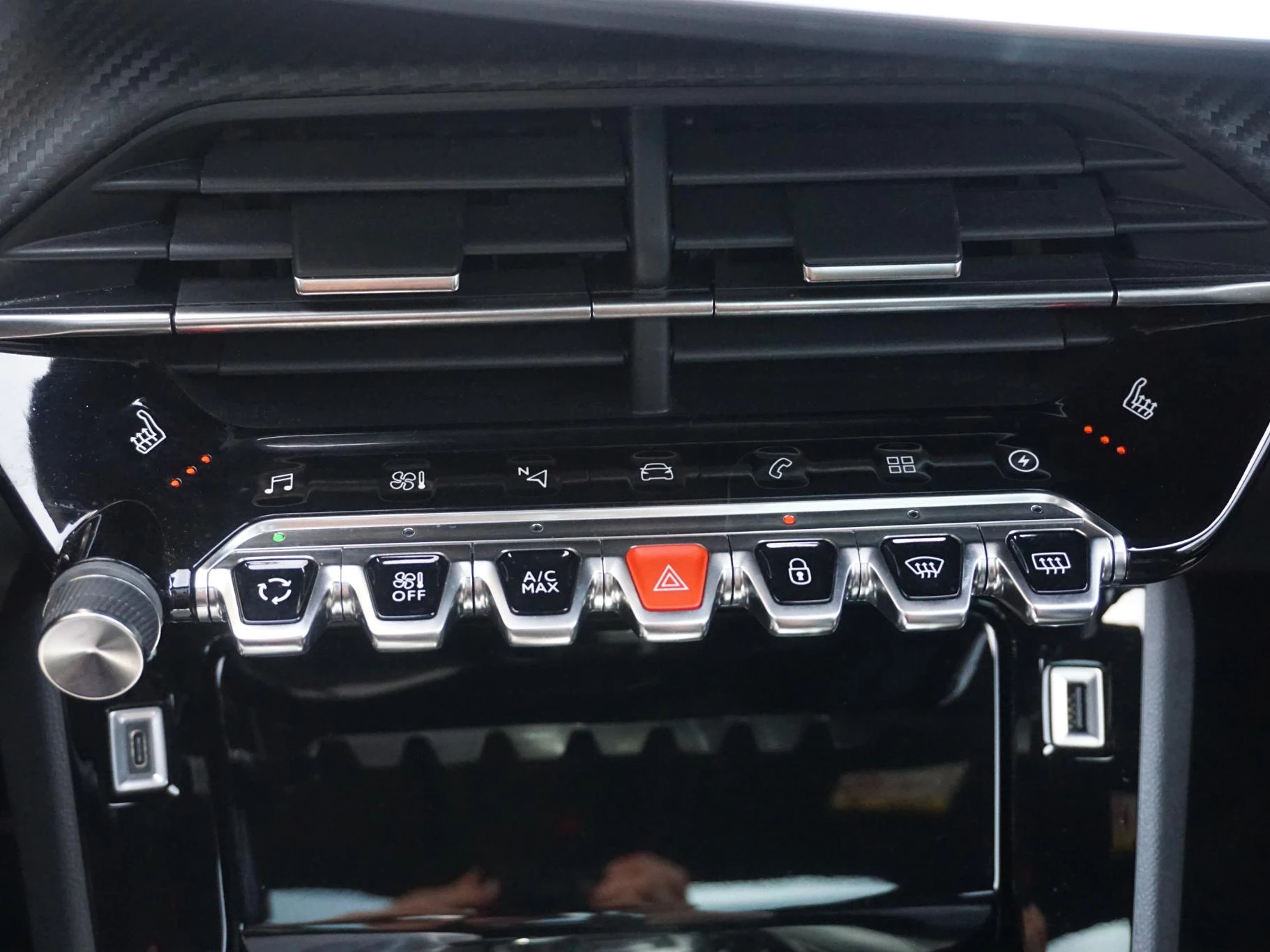 Hoofdafbeelding Peugeot e-208