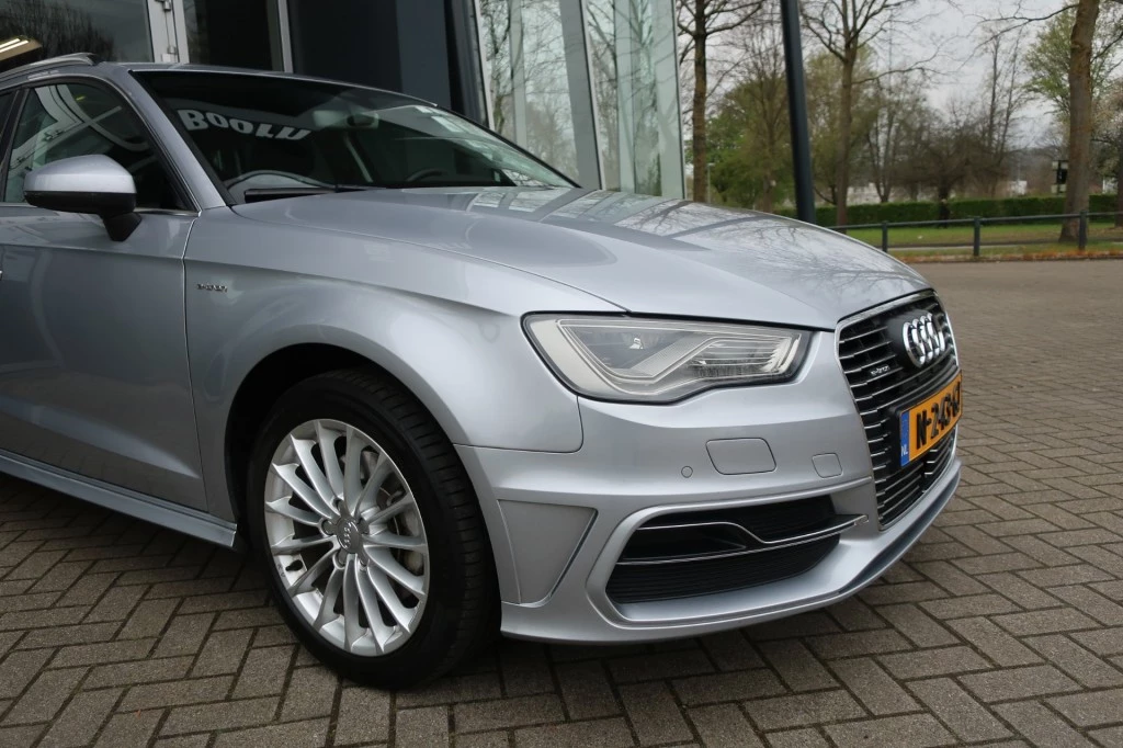 Hoofdafbeelding Audi e-tron