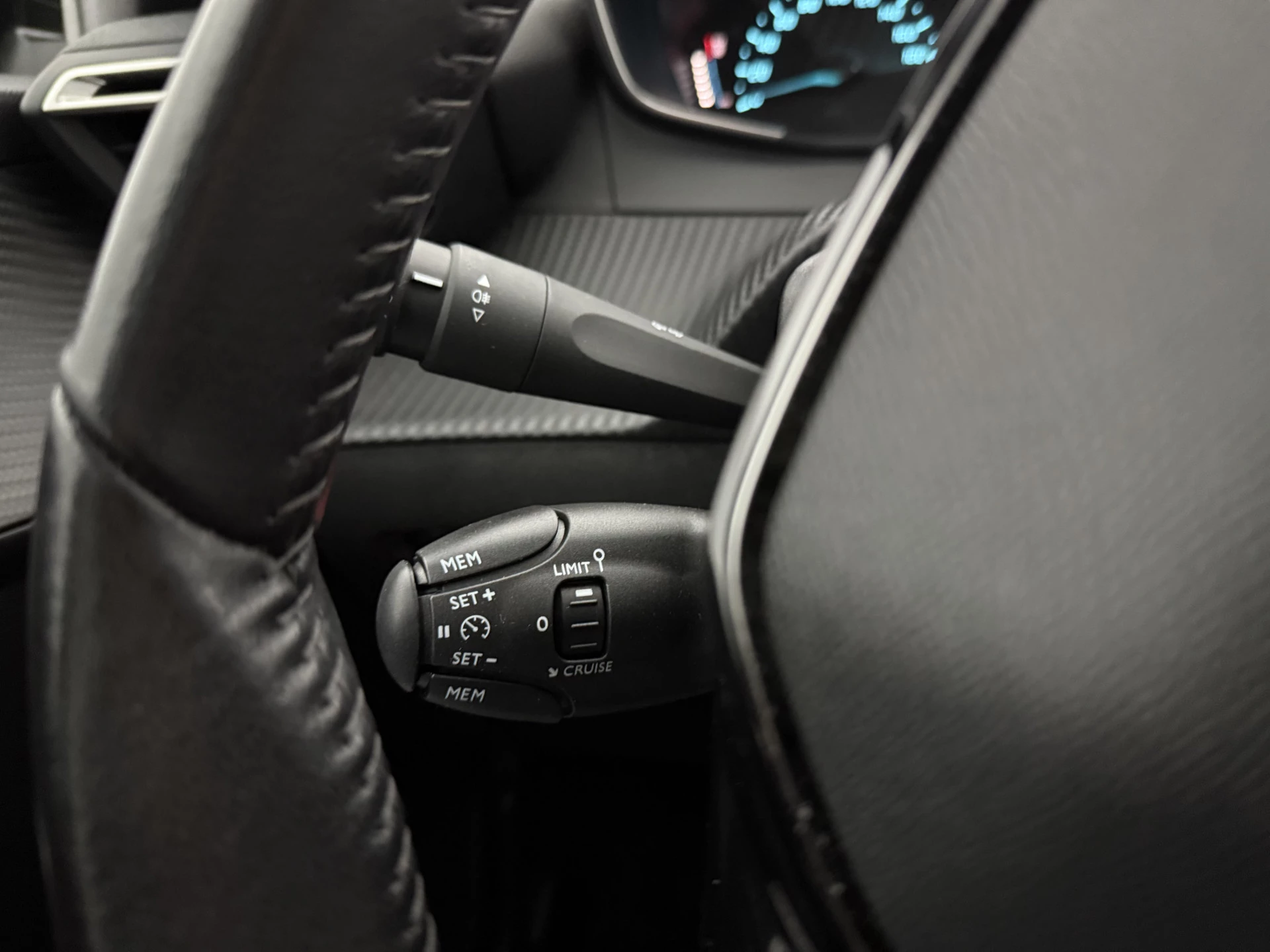 Hoofdafbeelding Peugeot e-208
