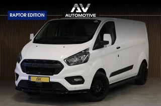 Ford Transit Custom 320 2.0 TDCI L2H1 | Raptor Edition | Camera | CarPlay | Stoelverwarming | | 3-Zitter | DAB | Cruise control | PDC V+A | LED | Nieuwe APK | Dealer onderhouden