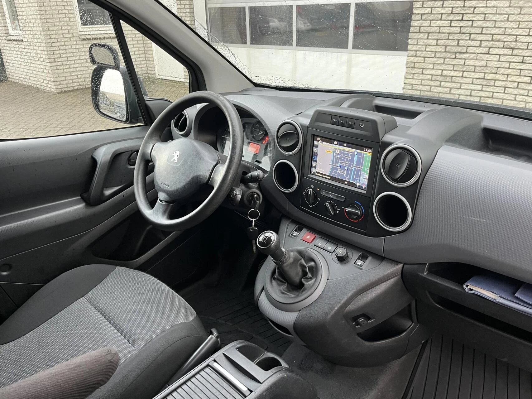 Hoofdafbeelding Peugeot Partner