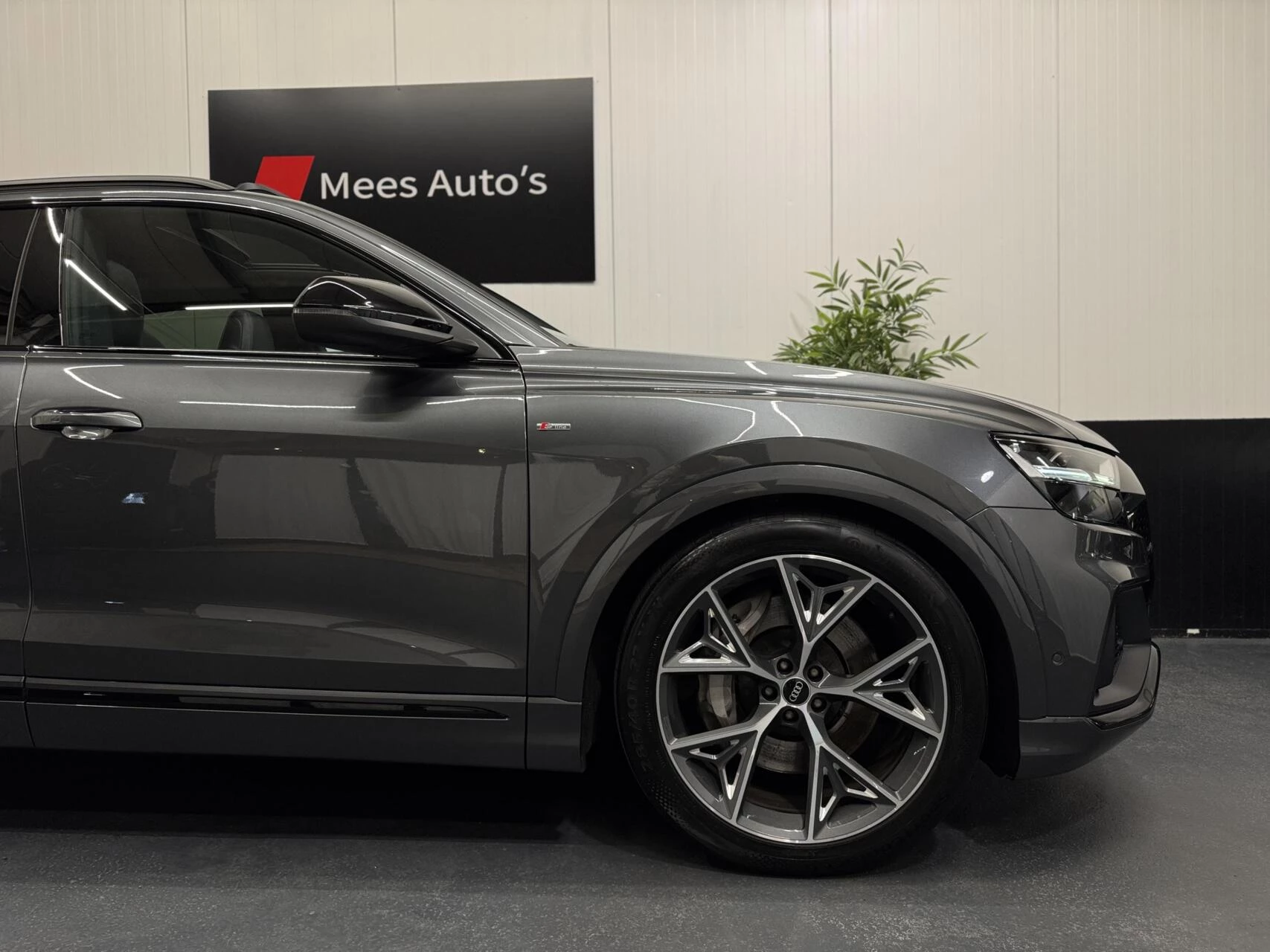 Hoofdafbeelding Audi Q8