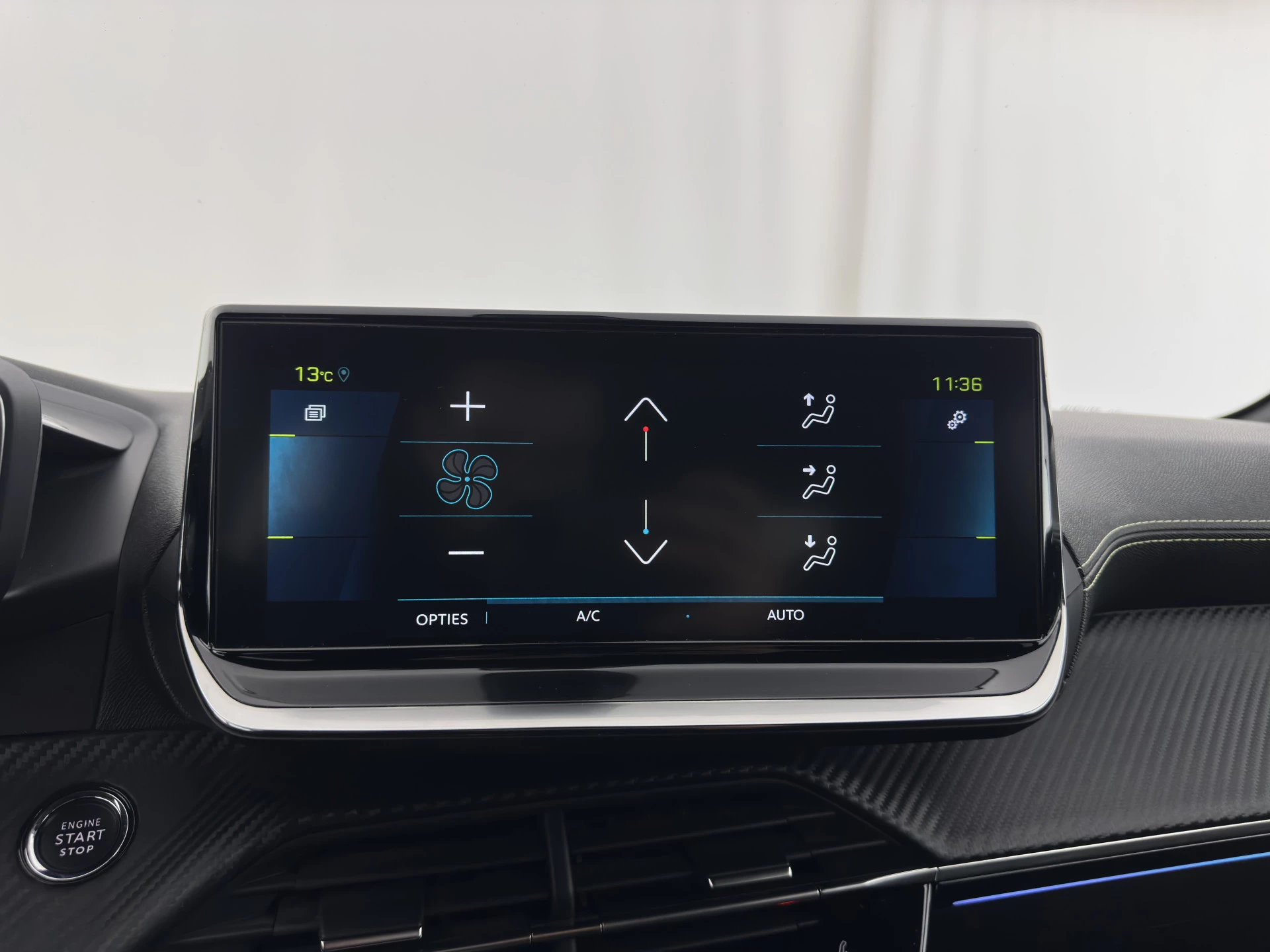 Hoofdafbeelding Peugeot e-208