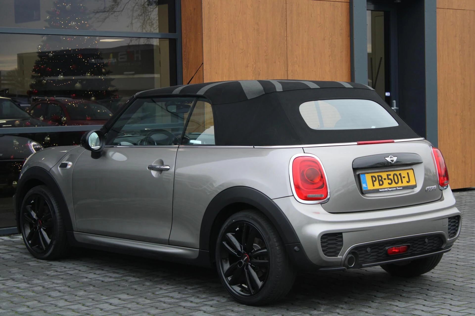 Hoofdafbeelding MINI Cabrio