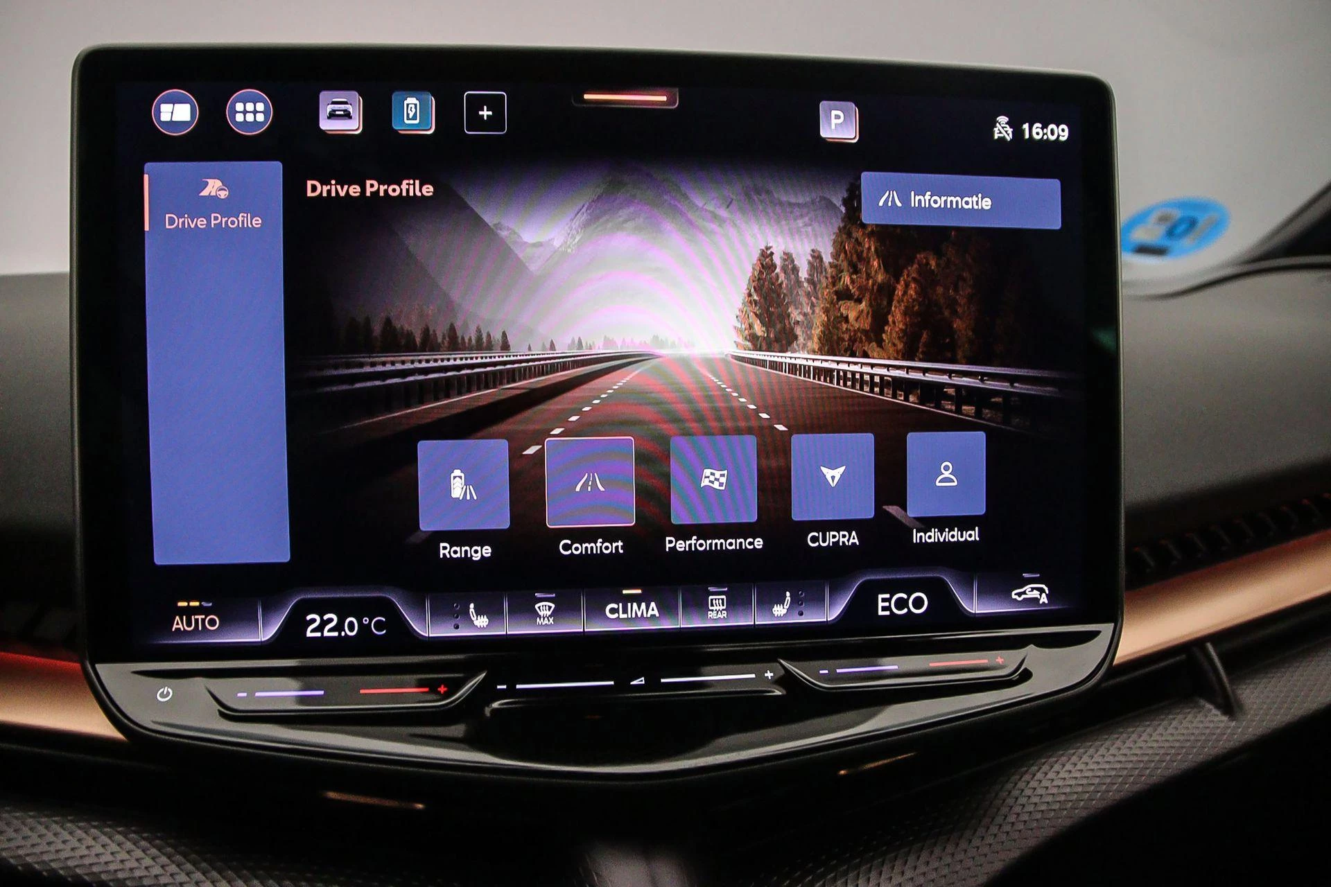 Hoofdafbeelding CUPRA Tavascan