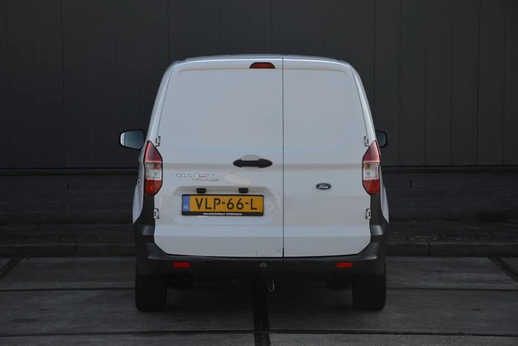 Hoofdafbeelding Ford Transit Courier