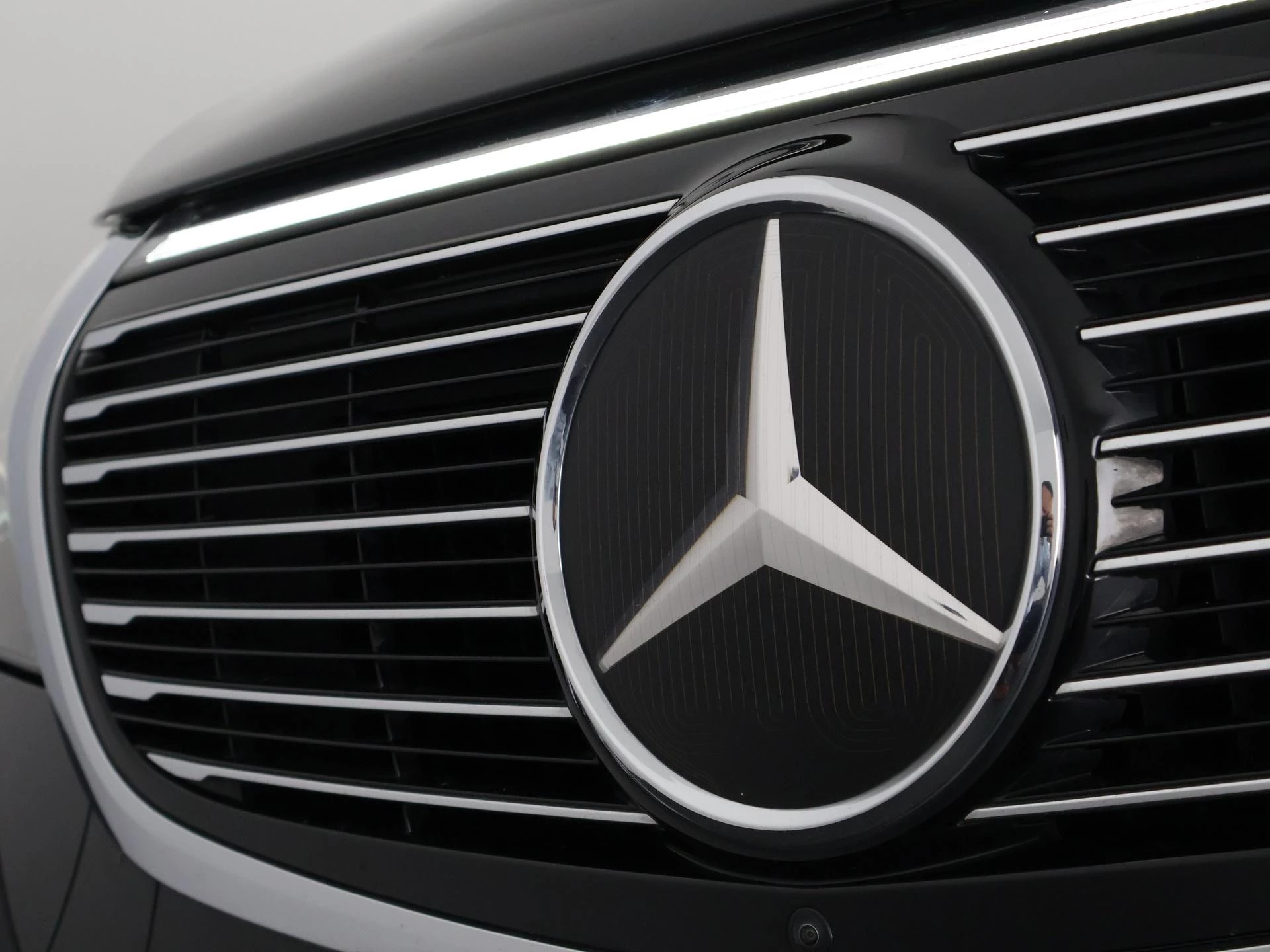 Hoofdafbeelding Mercedes-Benz EQC