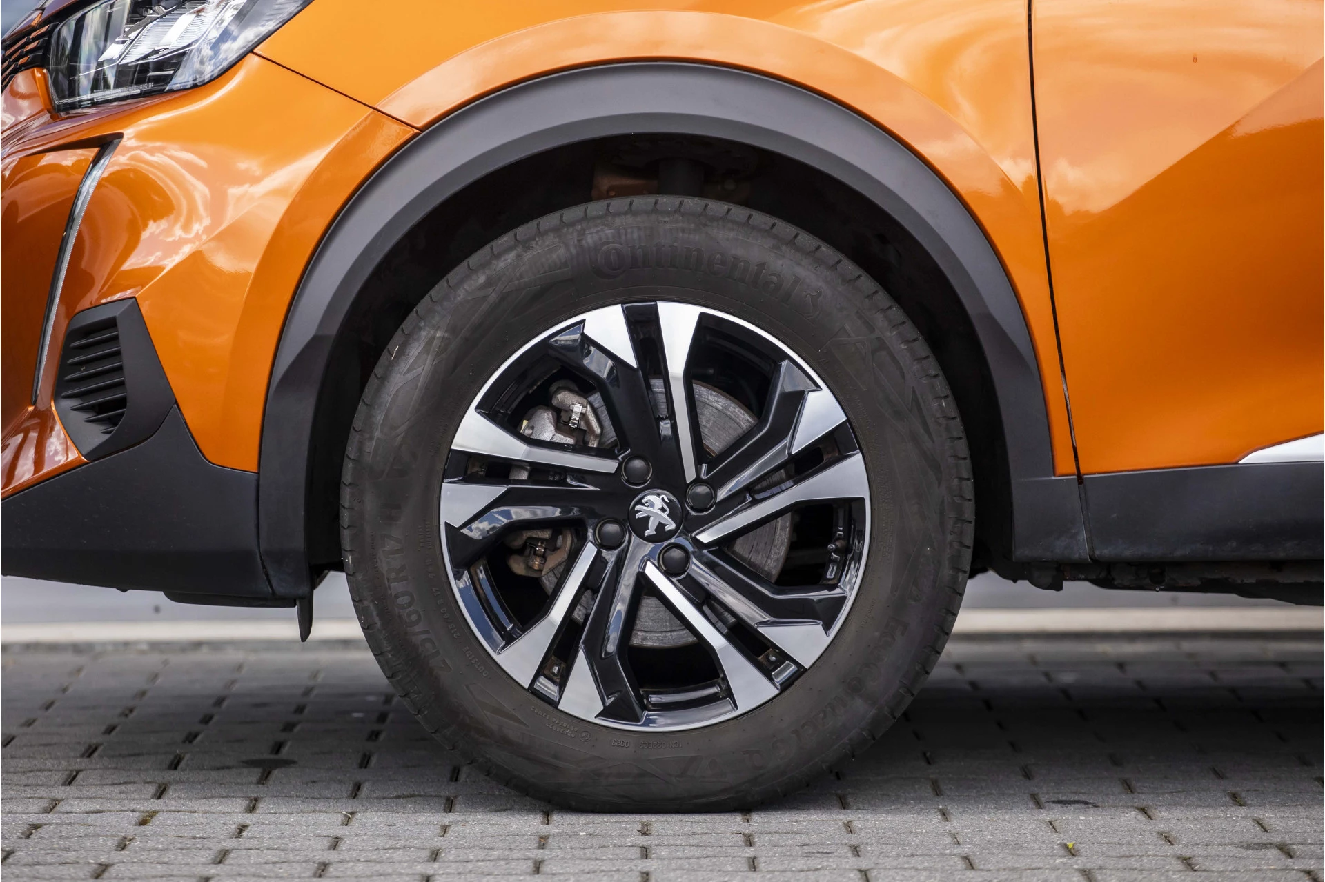 Hoofdafbeelding Peugeot e-2008