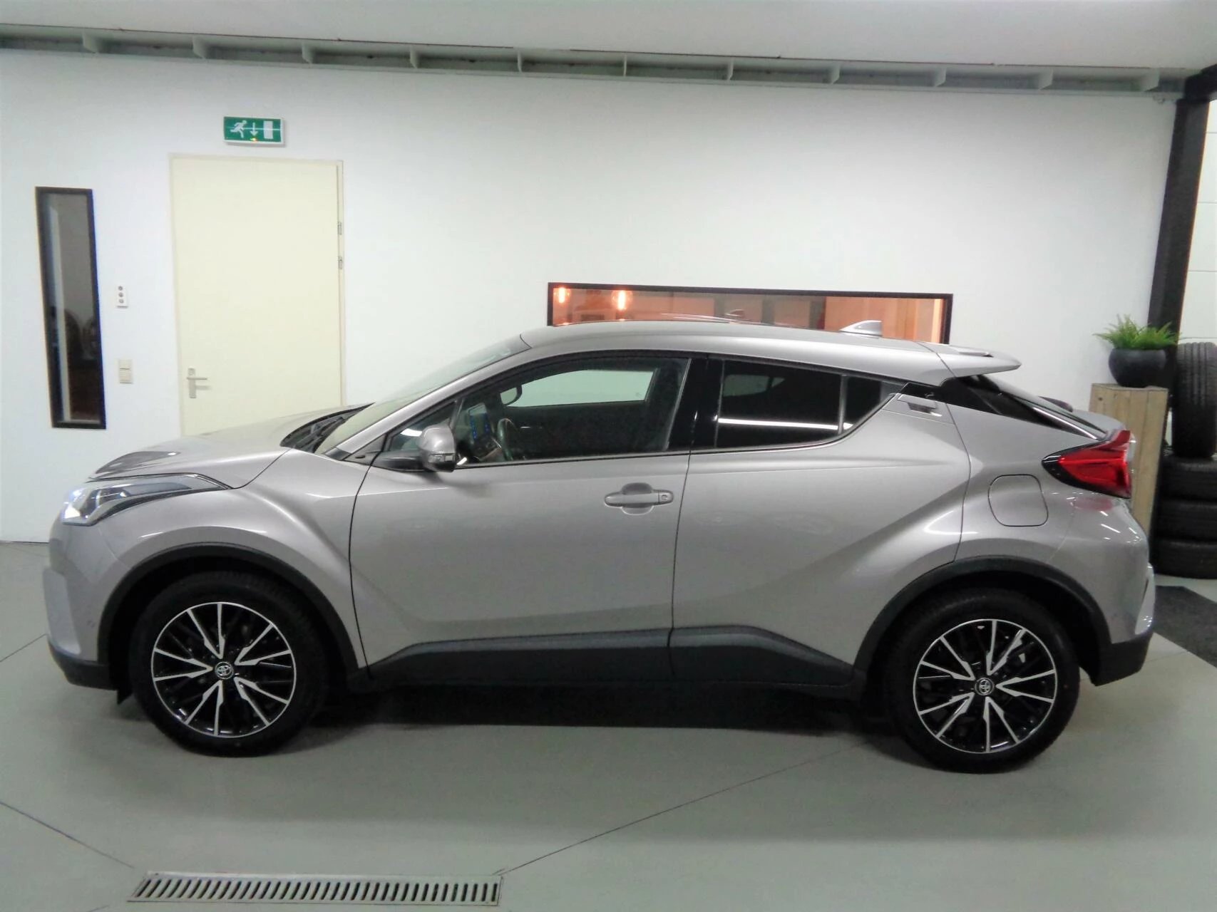 Hoofdafbeelding Toyota C-HR