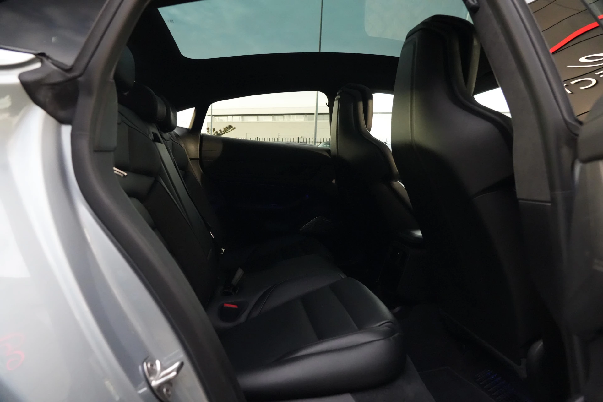 Hoofdafbeelding Porsche Taycan