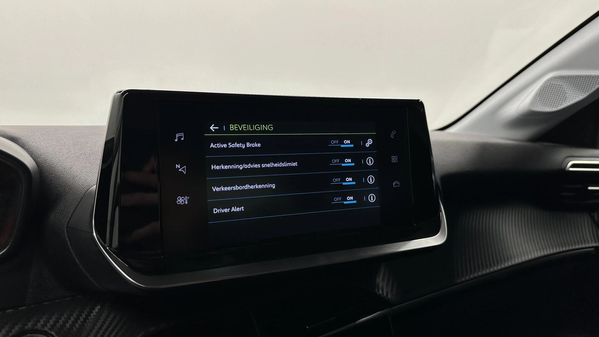 Hoofdafbeelding Peugeot e-208