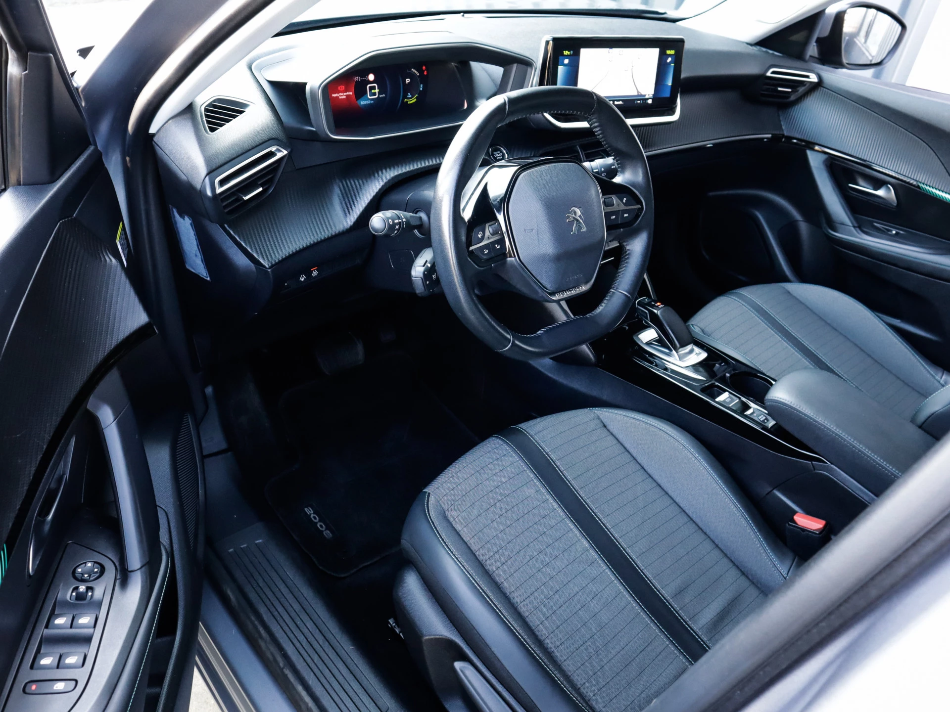 Hoofdafbeelding Peugeot e-2008