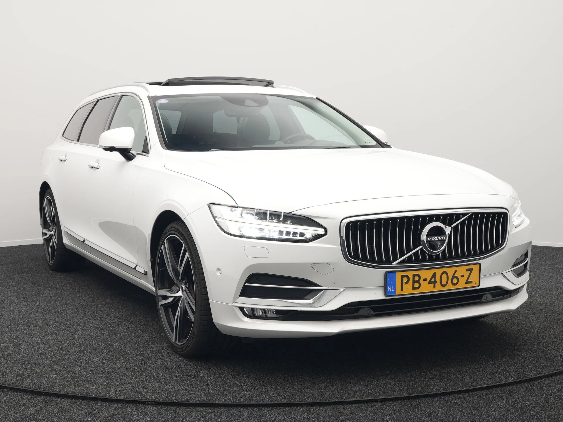 Hoofdafbeelding Volvo V90