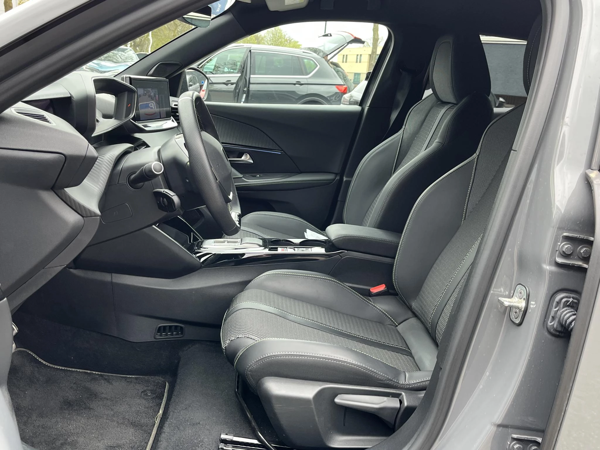 Hoofdafbeelding Peugeot e-2008