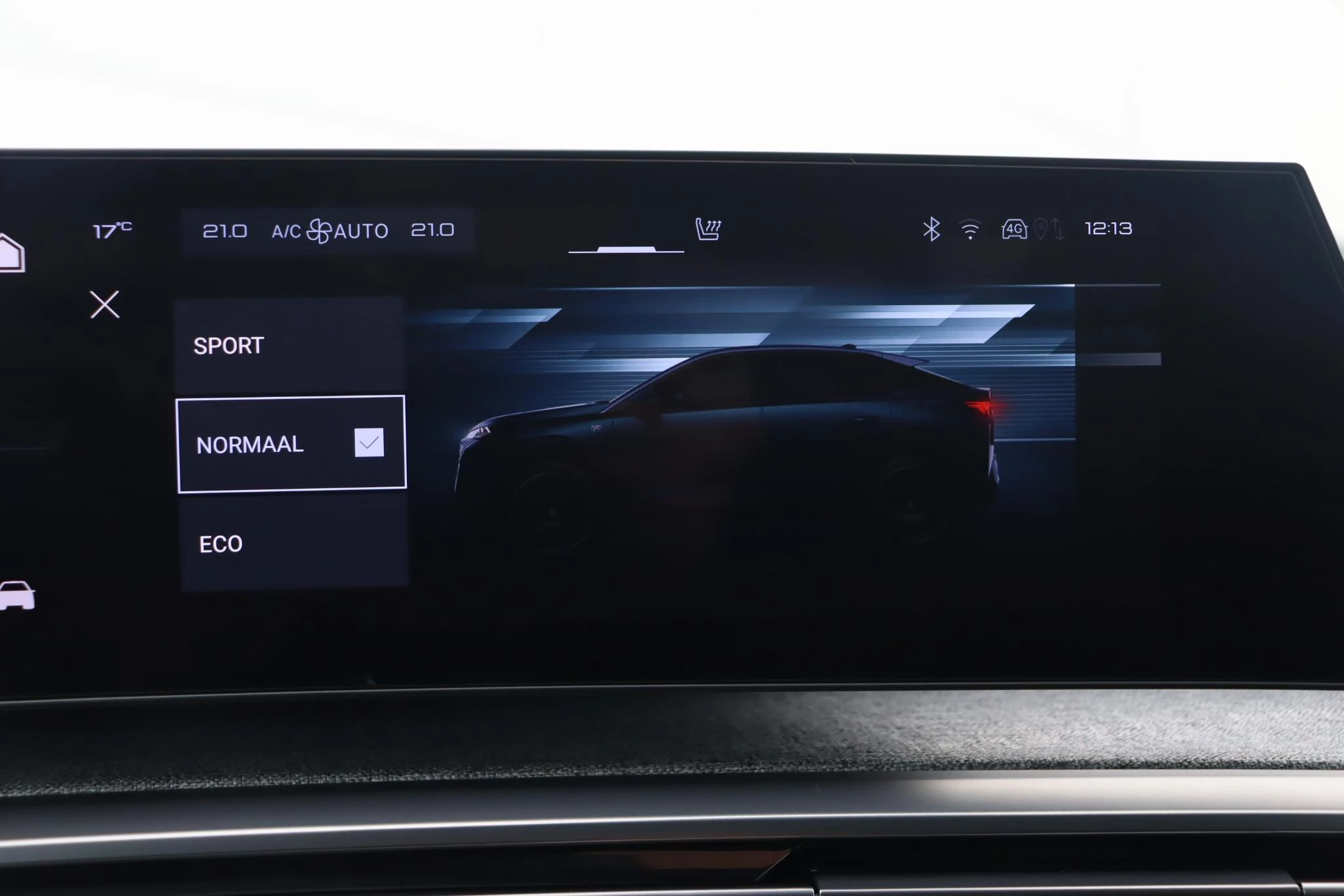 Hoofdafbeelding Peugeot e-3008